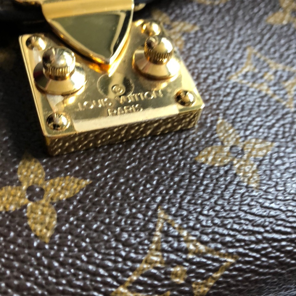 Authentic Louis Vuitton Pochette Metis - Picture 4 of 8